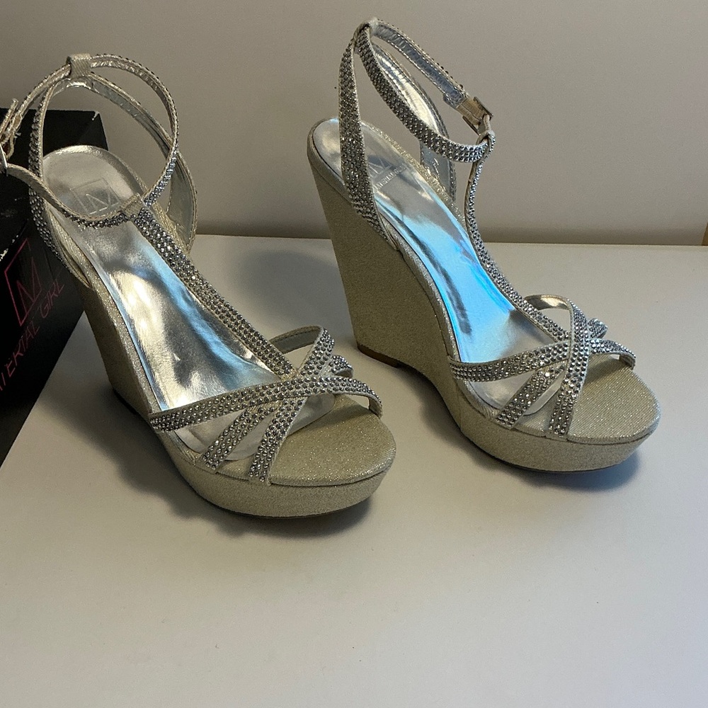 Silver Rhinestone Platform T-Strap Evening Sandals - Picture 6 of 11